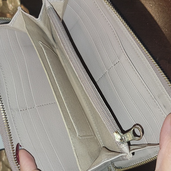 Authentic See by Chloe zippy wallet - Picture 6 of 10